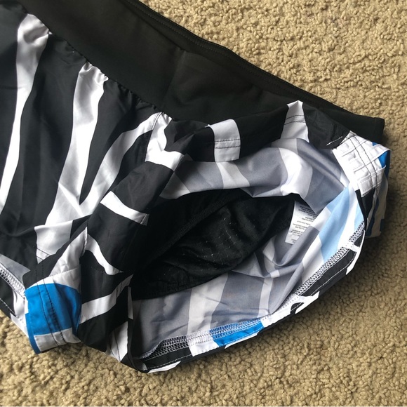 Adidas Black White and Blue running shorts - Picture 9 of 11